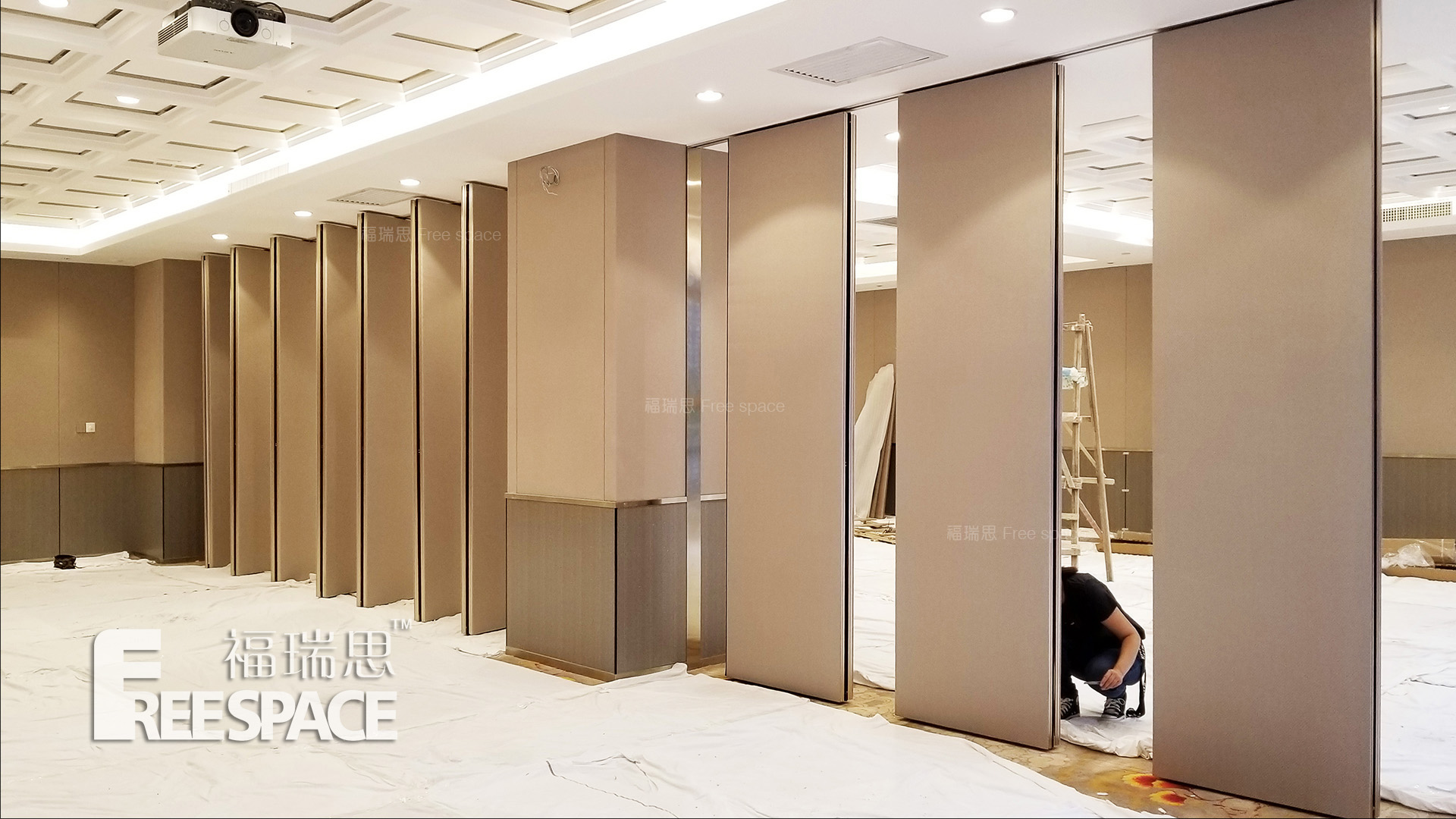 软硬包活动隔断